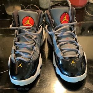 Children’s Jordan’s size 13c. Only worn 4 times.